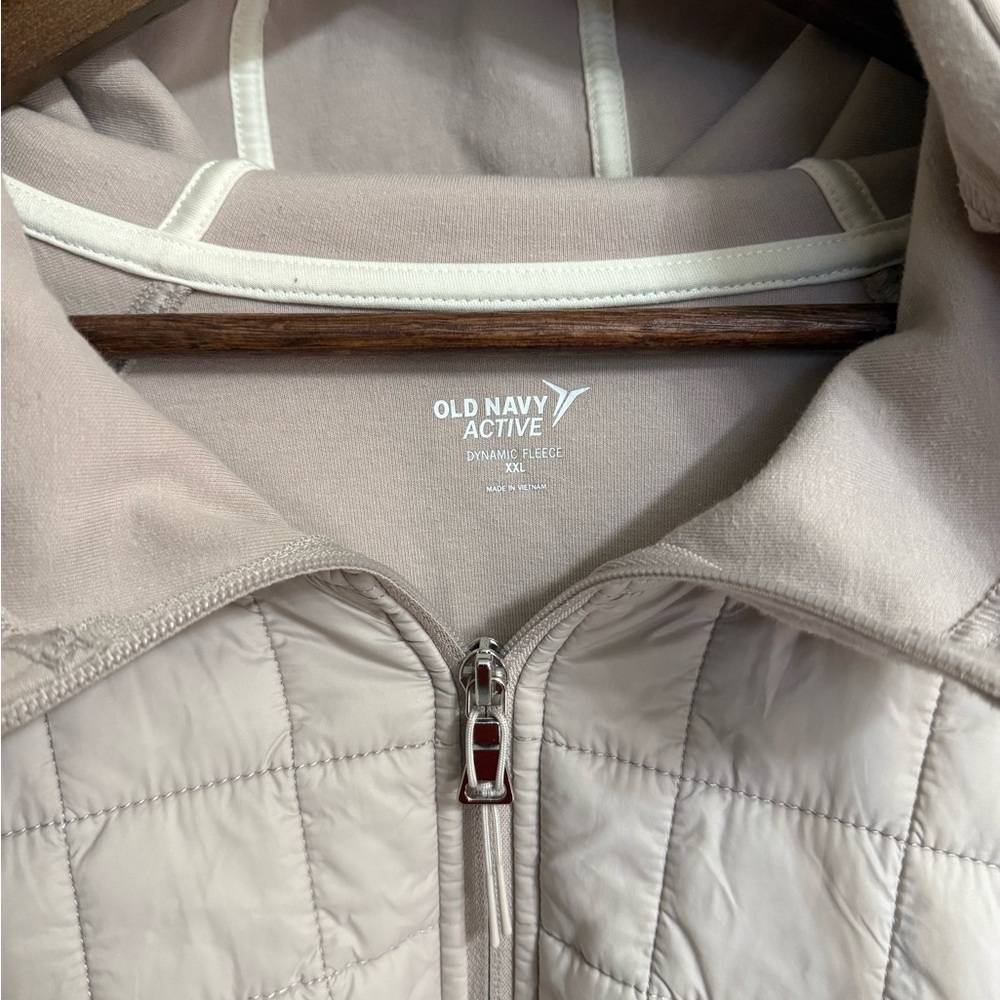 Old Navy Dynamic Fleece Quilted Hybrid Zip Up Hooded Jacket - Picture 4 of 4